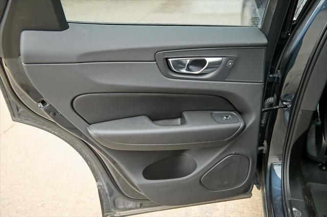 new 2025 Volvo XC60 car