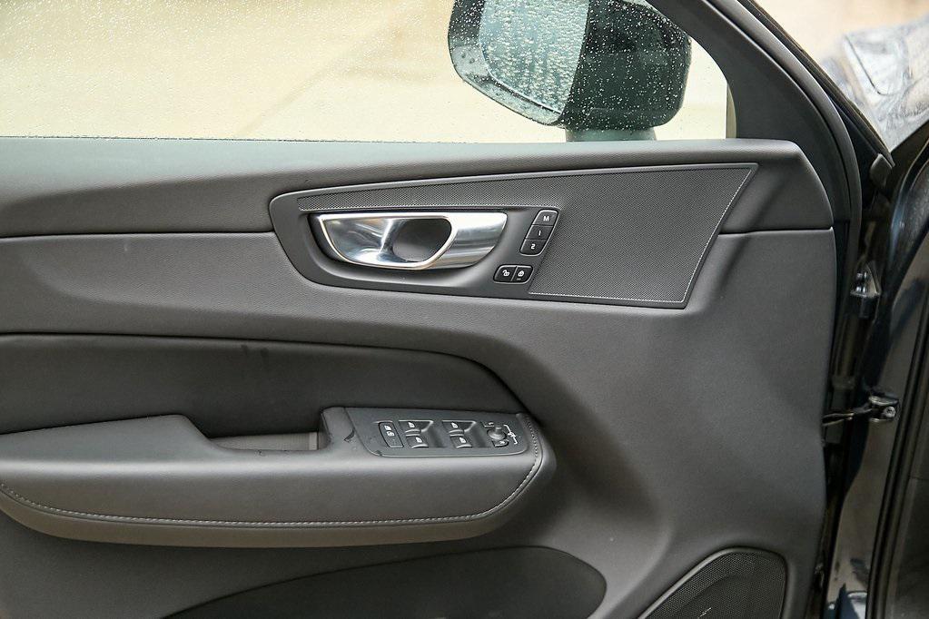 new 2025 Volvo XC60 car, priced at $49,788