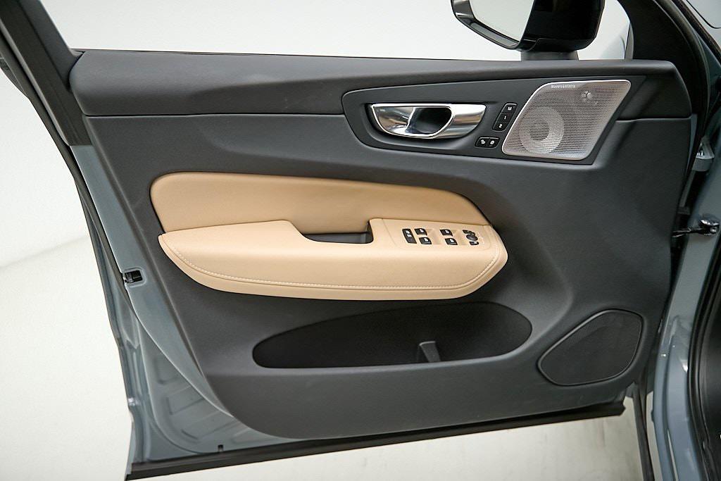 used 2023 Volvo XC60 Recharge Plug-In Hybrid car, priced at $45,995