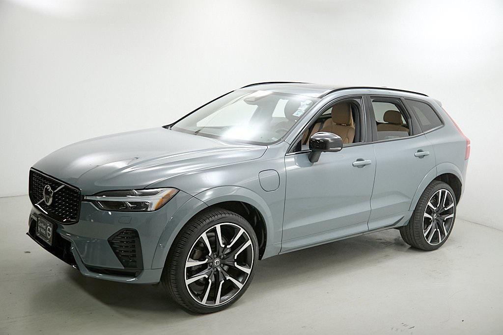 used 2023 Volvo XC60 Recharge Plug-In Hybrid car, priced at $45,995