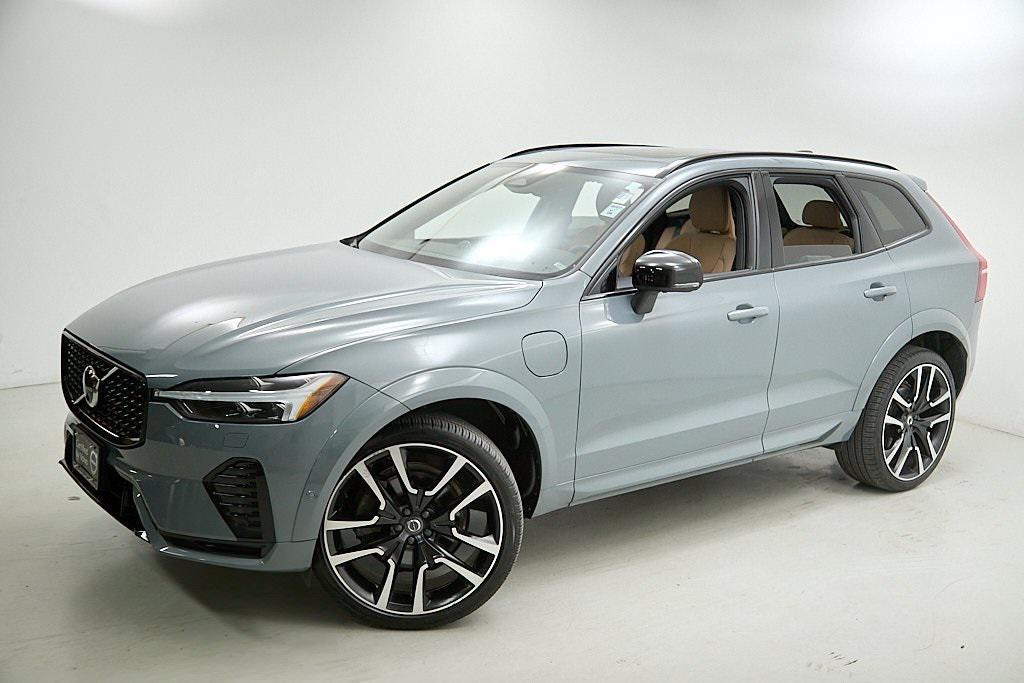 used 2023 Volvo XC60 Recharge Plug-In Hybrid car, priced at $45,995