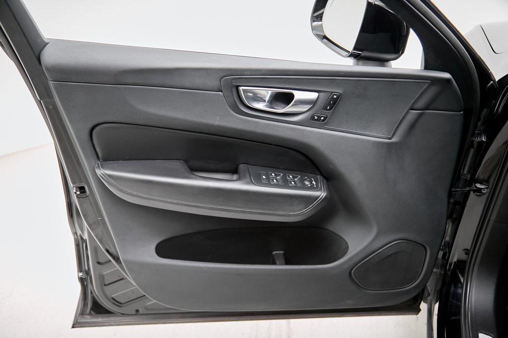 used 2023 Volvo XC60 car, priced at $29,995