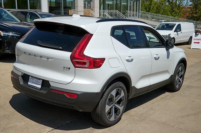 new 2025 Volvo XC40 car