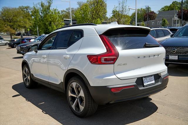 new 2025 Volvo XC40 car