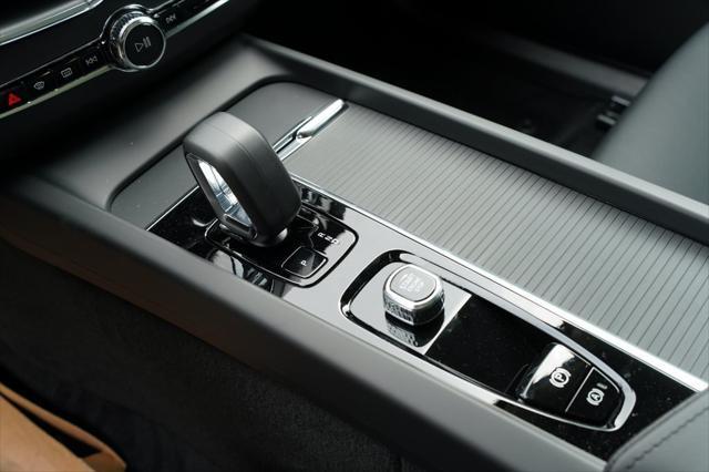 new 2025 Volvo XC60 car