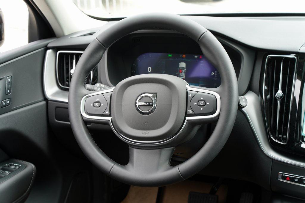new 2025 Volvo XC60 car, priced at $45,995