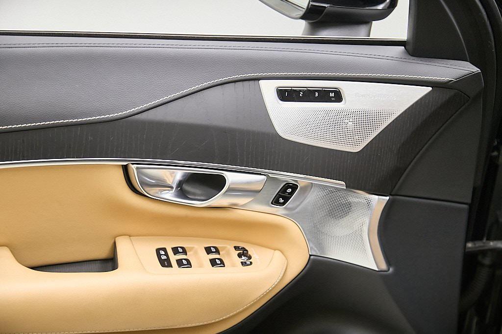 used 2022 Volvo XC90 Recharge Plug-In Hybrid car, priced at $45,495