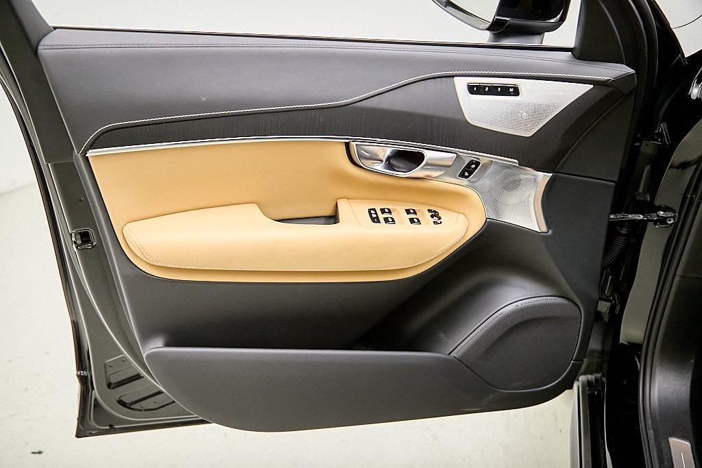 used 2022 Volvo XC90 Recharge Plug-In Hybrid car, priced at $45,495