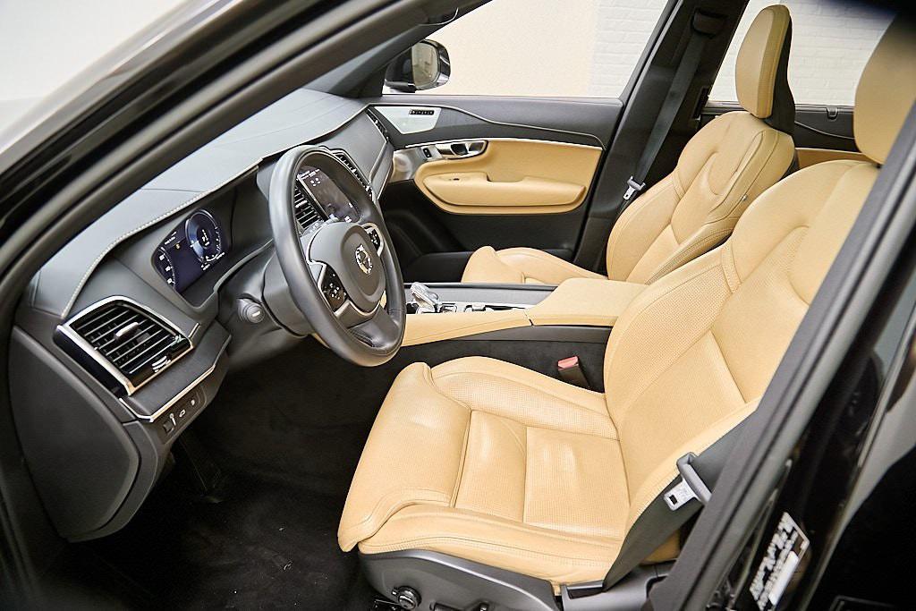 used 2022 Volvo XC90 Recharge Plug-In Hybrid car, priced at $45,495