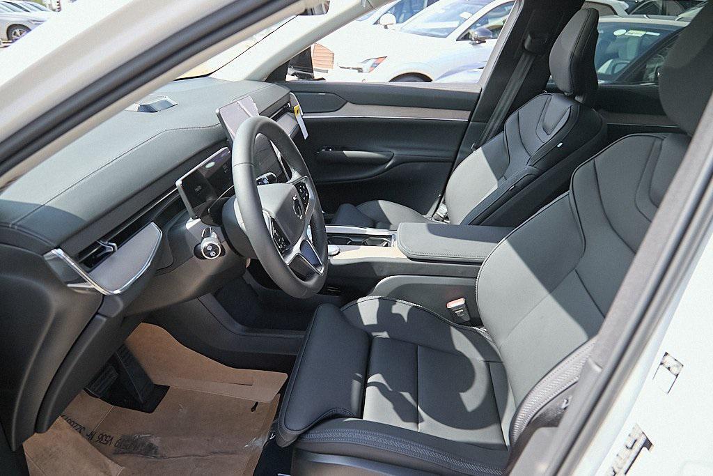 new 2025 Volvo EX90 car, priced at $82,460