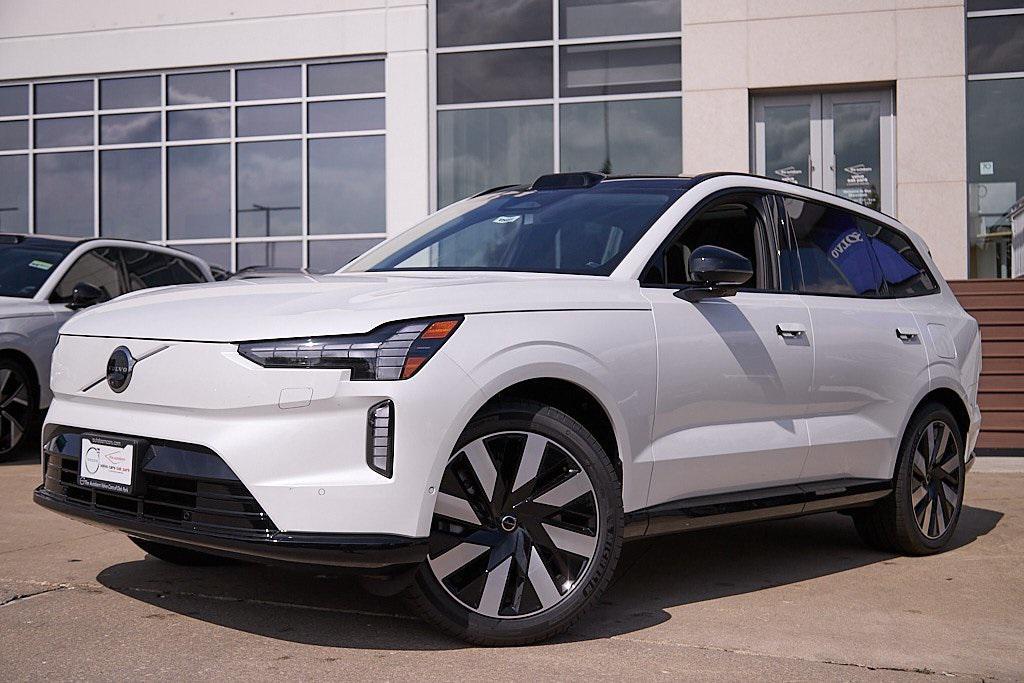 new 2025 Volvo EX90 car, priced at $82,460
