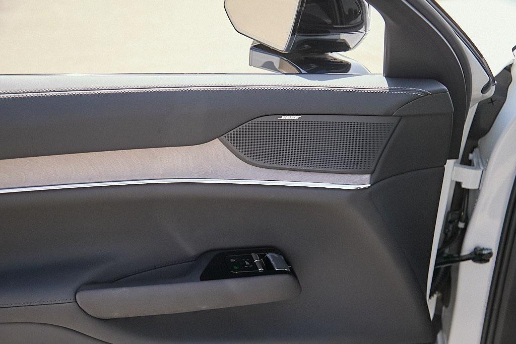 new 2025 Volvo EX90 car, priced at $82,460