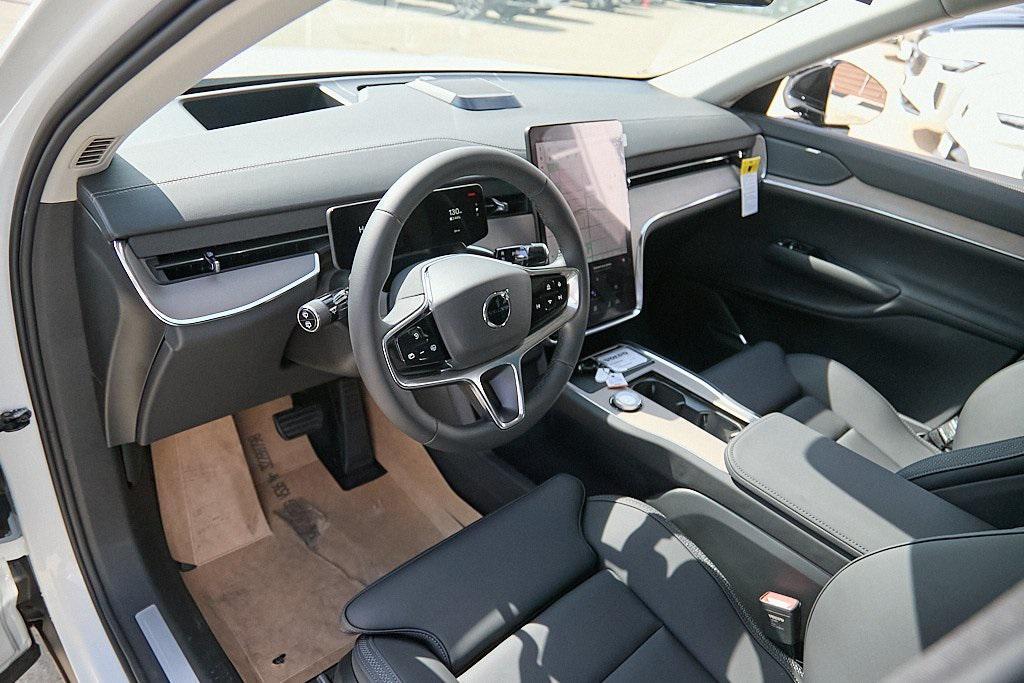 new 2025 Volvo EX90 car, priced at $82,460