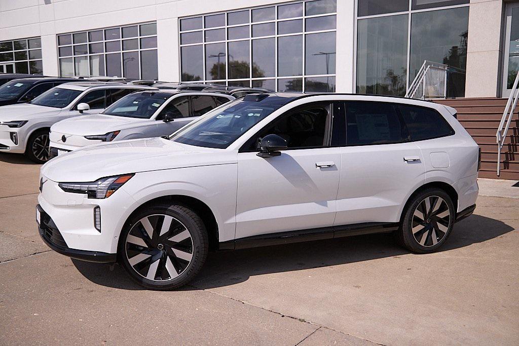 new 2025 Volvo EX90 car, priced at $82,460