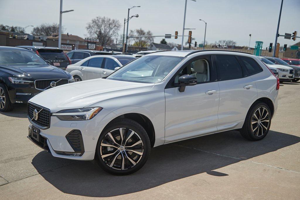 new 2025 Volvo XC60 car, priced at $54,146