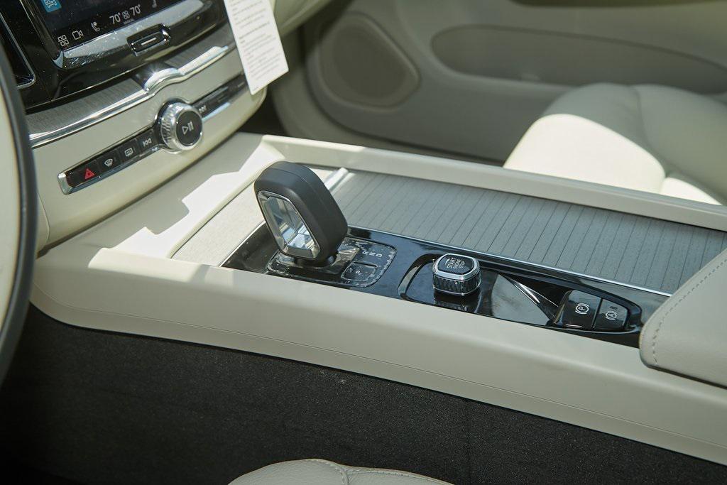 new 2025 Volvo XC60 car, priced at $54,146