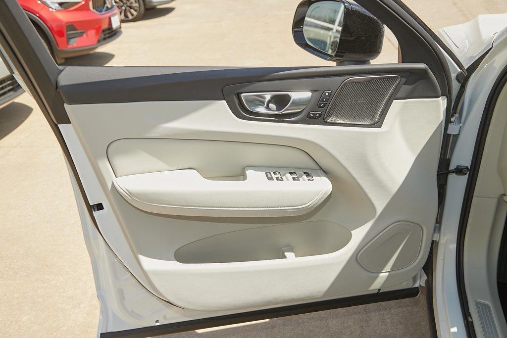 new 2025 Volvo XC60 car, priced at $54,146
