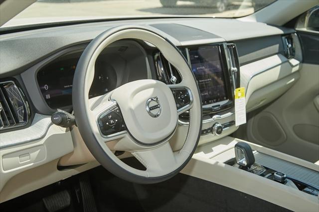 new 2025 Volvo XC60 car