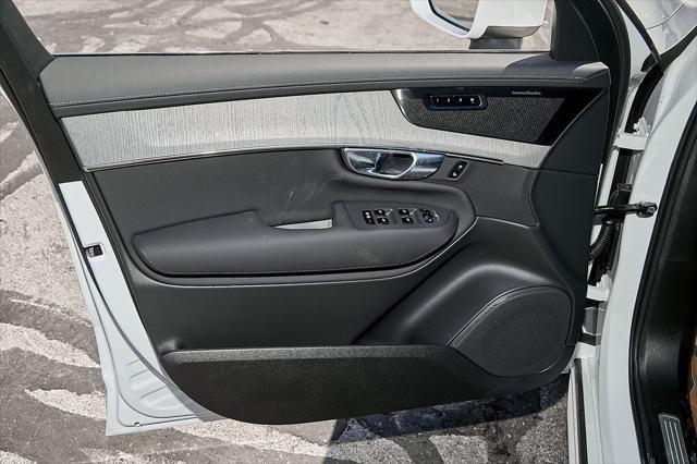 new 2025 Volvo XC90 car
