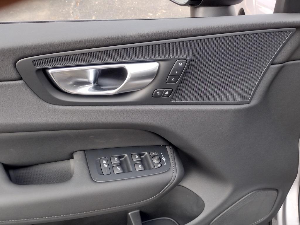 new 2026 Volvo XC60 car, priced at $54,985