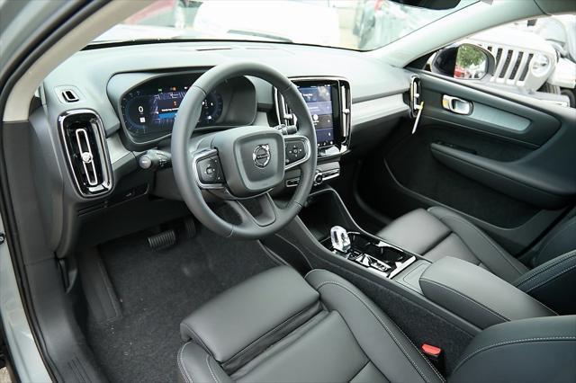 new 2025 Volvo XC40 car, priced at $44,814