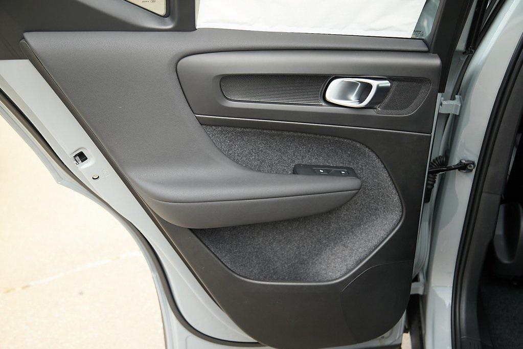 new 2025 Volvo XC40 car, priced at $44,316