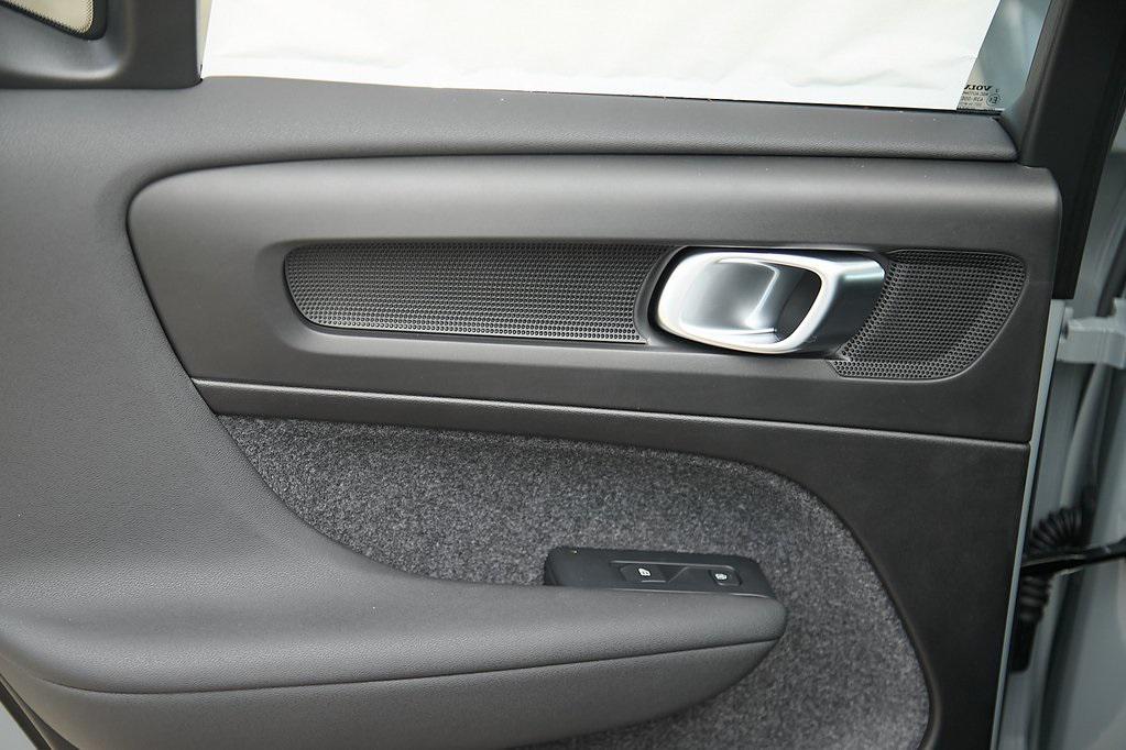 new 2025 Volvo XC40 car, priced at $44,316