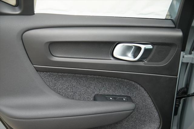 new 2025 Volvo XC40 car, priced at $44,814