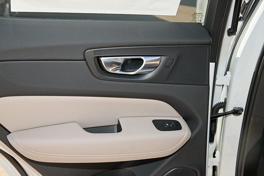 new 2026 Volvo XC60 car, priced at $54,985