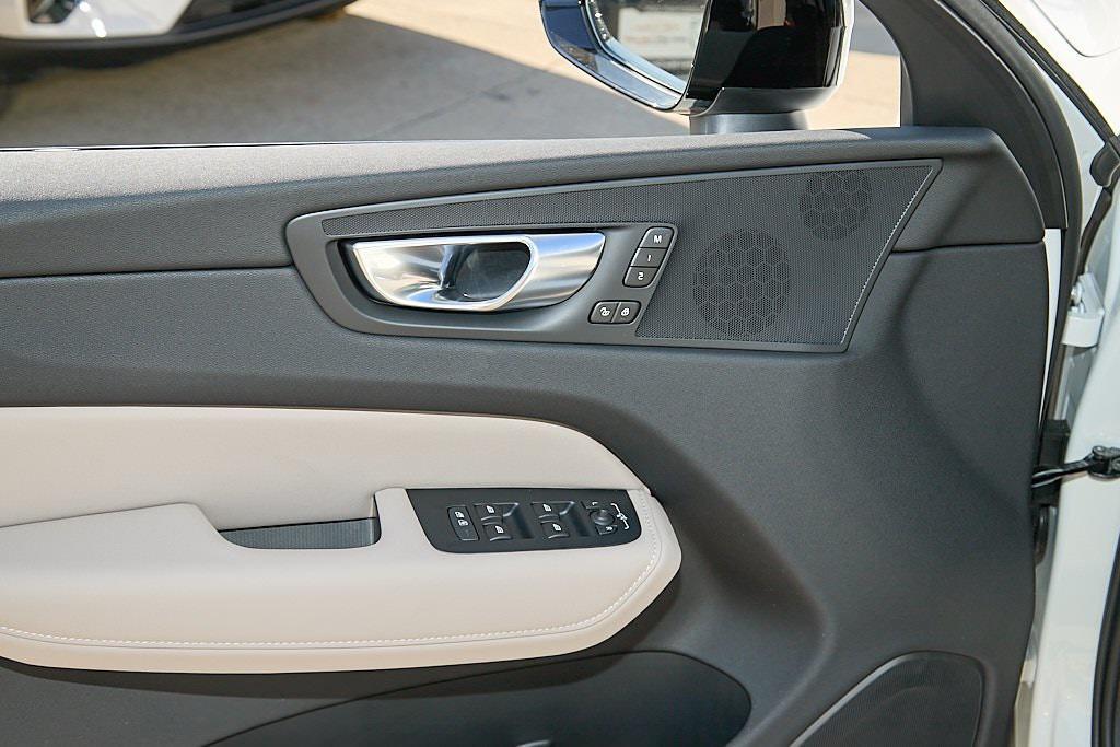 new 2026 Volvo XC60 car, priced at $54,985