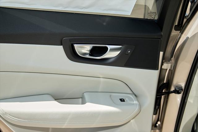 new 2025 Volvo XC60 car