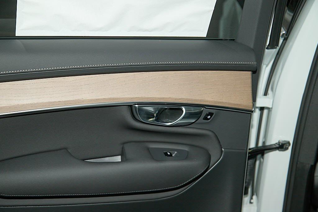 new 2026 Volvo XC90 car, priced at $68,980