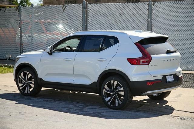 new 2025 Volvo XC40 car