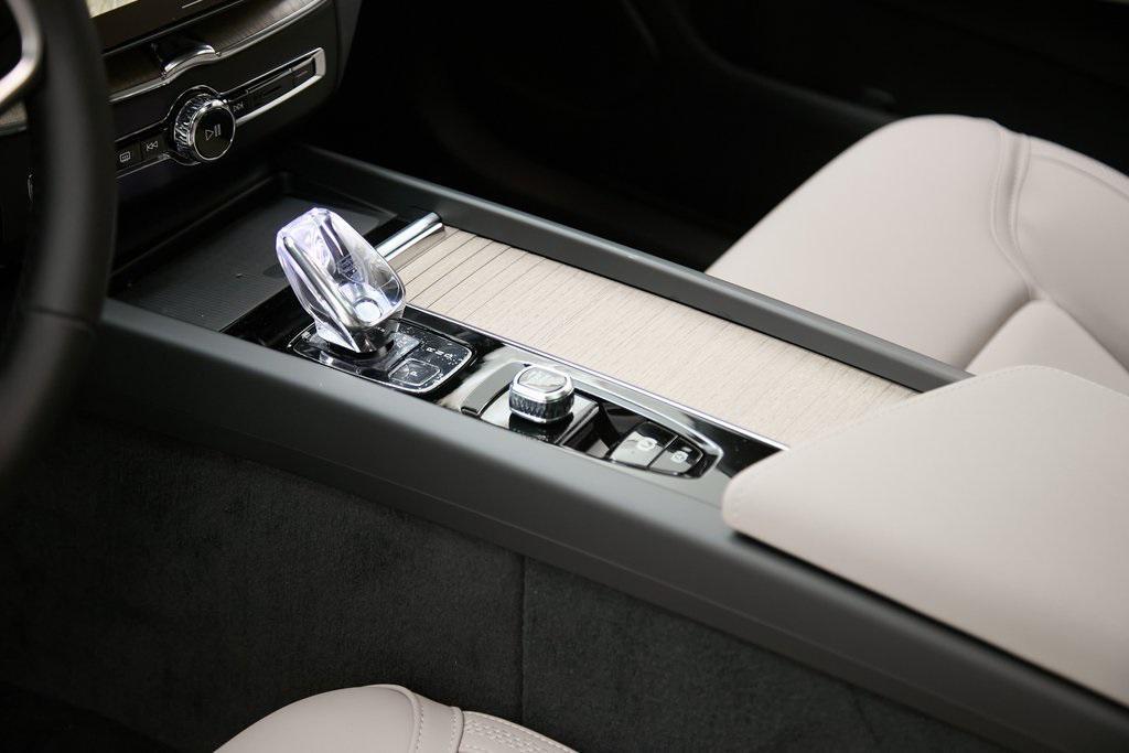 new 2026 Volvo XC60 car, priced at $54,985
