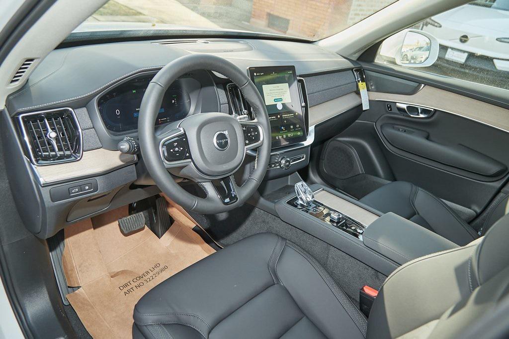 new 2025 Volvo XC90 Plug-In Hybrid car