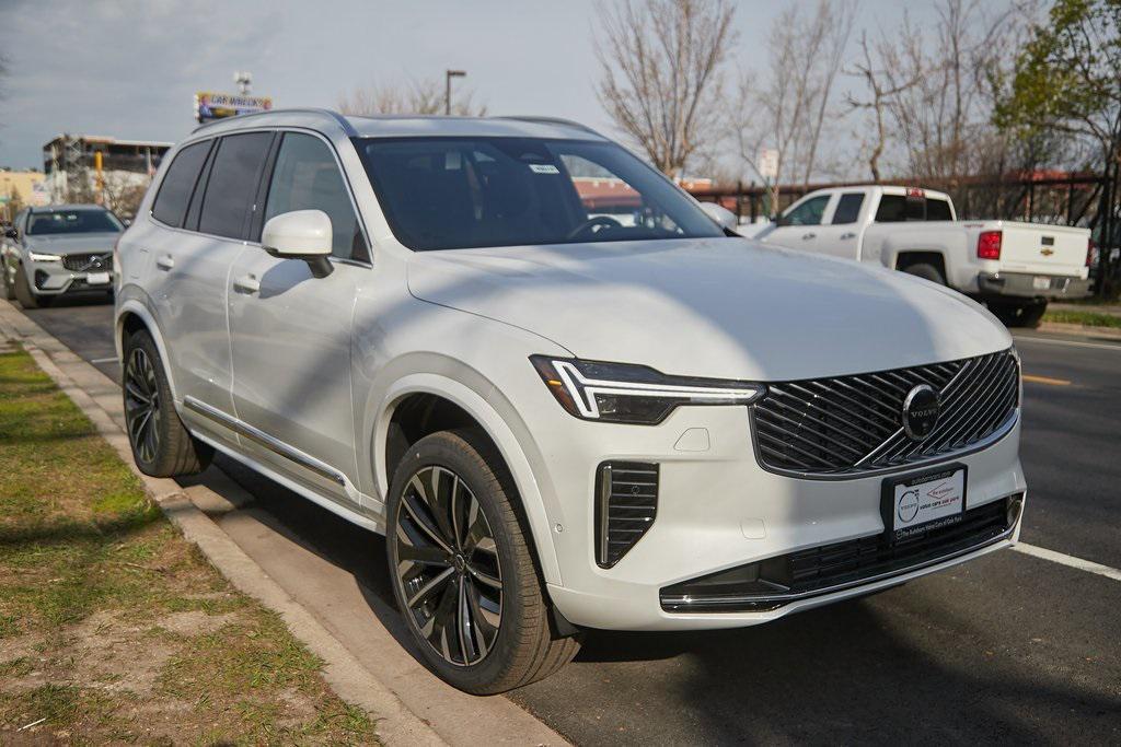 new 2025 Volvo XC90 Plug-In Hybrid car