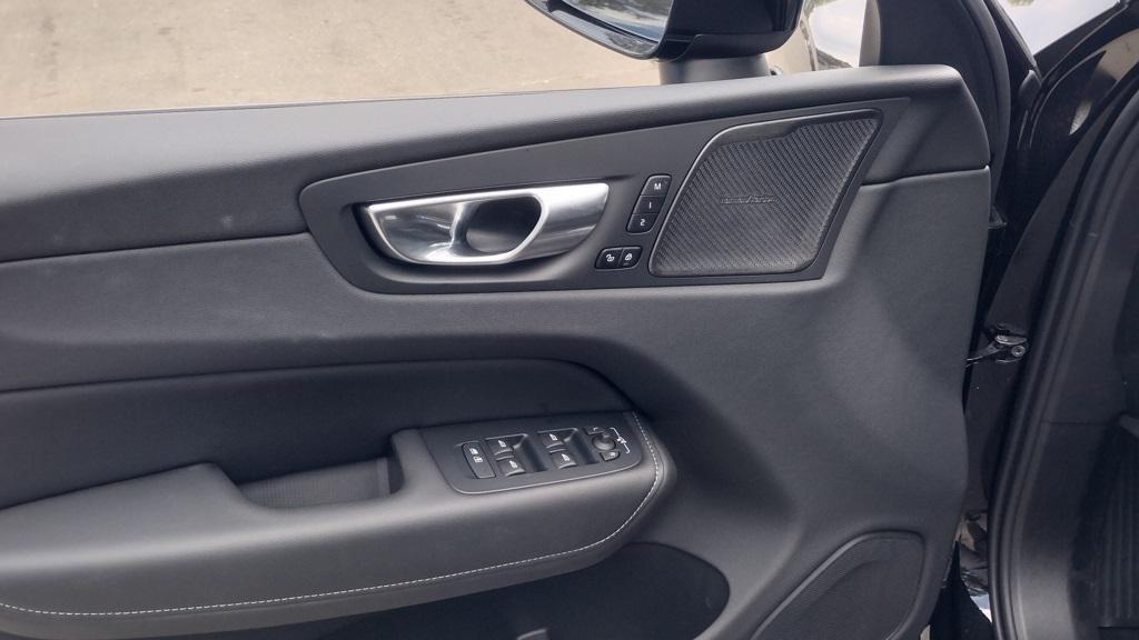 new 2025 Volvo XC60 car, priced at $55,808