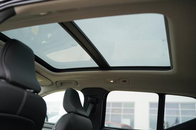 new 2025 Volvo XC40 car