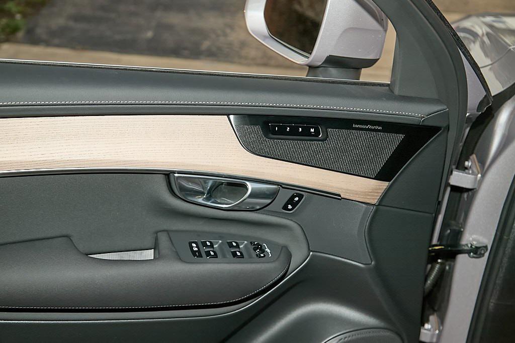 new 2026 Volvo XC90 car, priced at $68,905