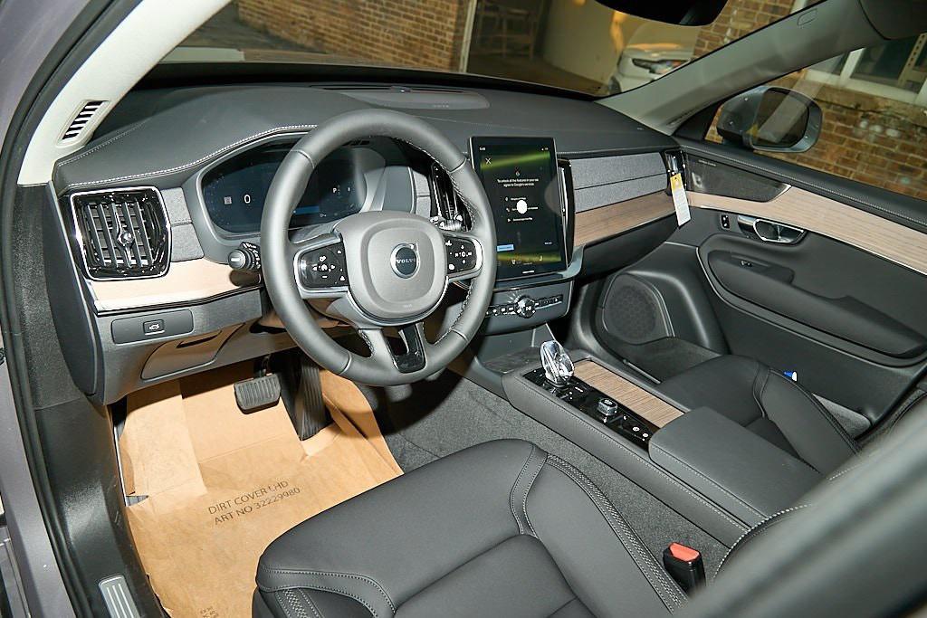 new 2026 Volvo XC90 car, priced at $68,905