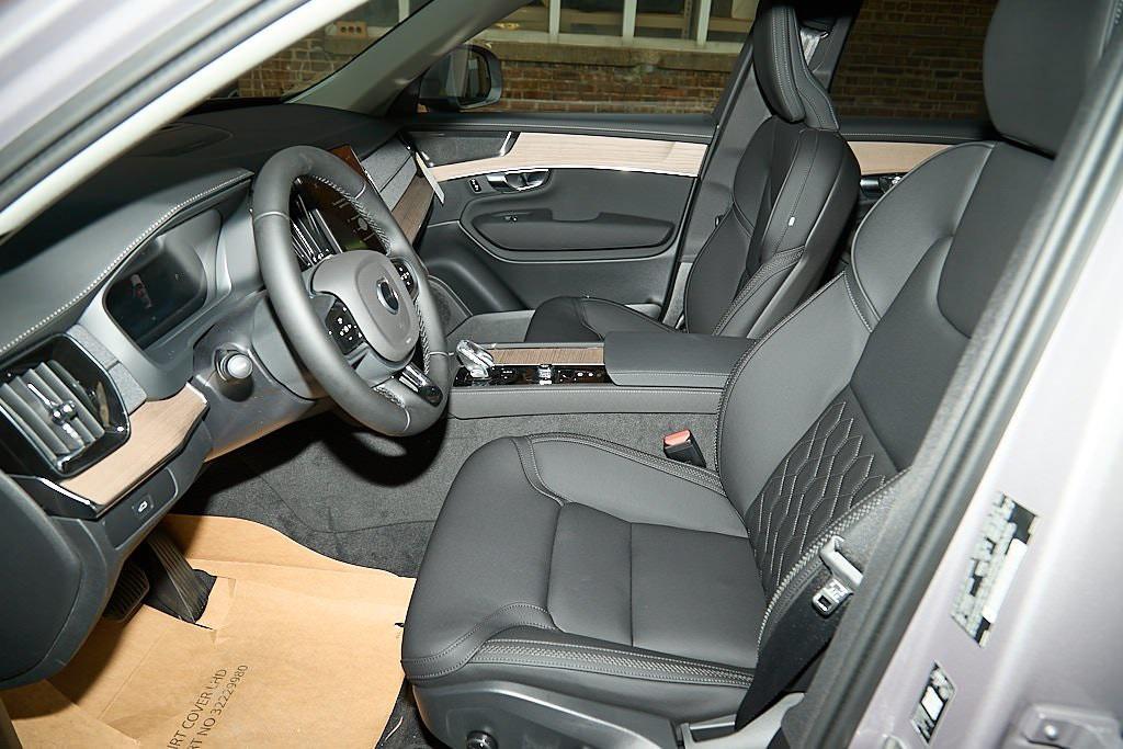 new 2026 Volvo XC90 car, priced at $68,905