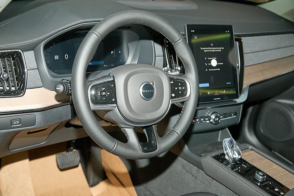 new 2026 Volvo XC90 car, priced at $68,905