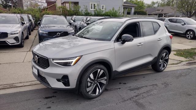 new 2025 Volvo XC40 car