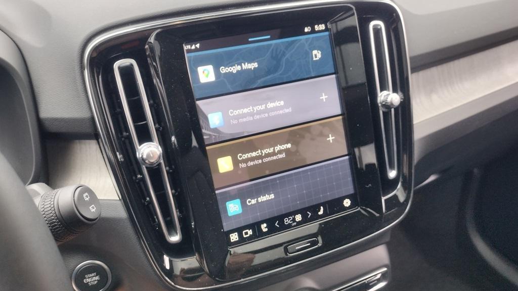 new 2025 Volvo XC40 car, priced at $41,995