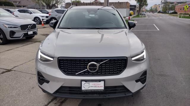 new 2025 Volvo XC40 car