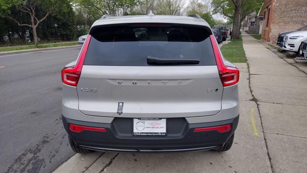 new 2025 Volvo XC40 car, priced at $41,995