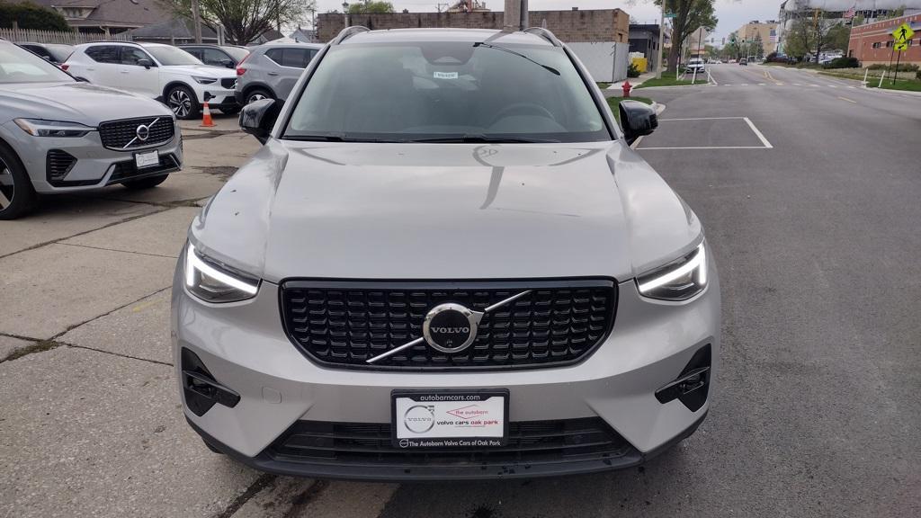 new 2025 Volvo XC40 car, priced at $41,995