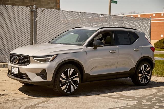 new 2025 Volvo XC40 car