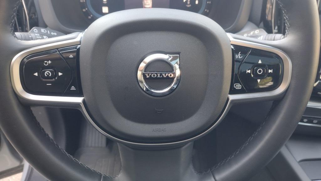 new 2025 Volvo XC60 car, priced at $50,290