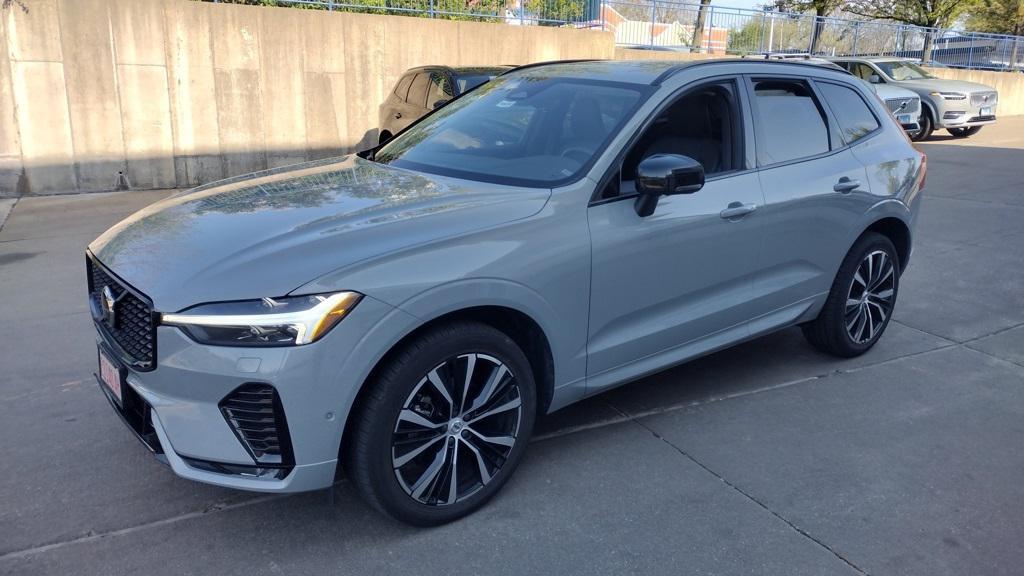 new 2025 Volvo XC60 car, priced at $50,290